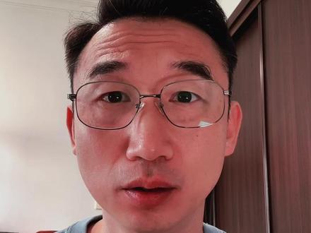 面试时你的出场位置决定了你能不能拿offer 面试的时候,为什么我一般不建议你排第一个?
很多人以为,面试越早越好。最好第一个进去,先发制人,先抢印象。但以我做猎头 21年 的经验来看,面试顺序这件事,真的会影响结果。
#找工作 #面试 #面试技巧 #职场 #求职