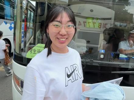 #2024高考 语文考试结束!自信学霸轻松拿下,#作文 易如反掌!
