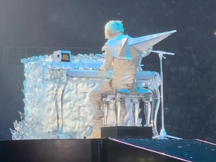 薛之谦广州站第二场万兽之王|A1内场7排7座视角,近到能看清他每一个表情和动作,仿佛伸手就能碰到,这票价值麻了!#薛之谦#薛之谦演唱会#薛之谦万兽之王广州第二场#薛之谦巡演广州站内场视角