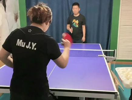 双云代言人穆静毓教您打乒乓球!#国乒