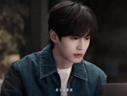 鱼烧春节说在剧组拍戏,不回老家。
结果他从年二十八一直休息到现在,连休5天。
横店到底是有谁在呀?大过年的不回家,一定要在横店过年呢?真的好难猜呀?
行踪那么透明的一个人,现在是酒不喝了,球不打了,朋友也不见了。 反之是穿拖鞋在跑步机散步了,变居家了。嗜辣如命的人,年夜饭都换清淡口味了。那么糙的一个人,摆盘都精致了。
喜欢是放肆,爱是克制。
鱼烧,你真的不要太爱了。
咱们也来瞧瞧咱鱼烧的春节居家生活吧~
ps:以上内容纯个人臆想小剧场,圈地自萌,不喜请划走。
#何与#虞书欣 #随欣所与 #双轨 #春节生活 @抖音小助手 @抖音创作灵感 @抖音创作小助手 @抖音 @抖音媒体内容优推官