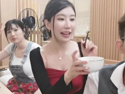 张嘉文终于恋爱了,女方却直接被喷哭
#张嘉文 #子圣 #可爱的埋埋