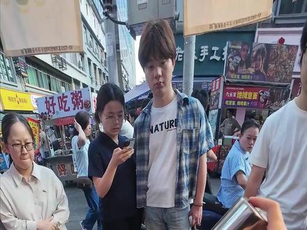 这个夏天谁不想急赤白脸吃一碗三块的凉皮呢#摆摊#凉皮