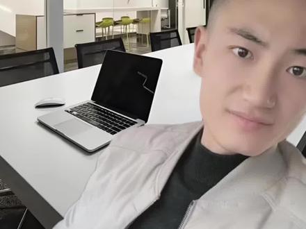 抖音旗下全新升级版本白色的AI抖音APP,到底有啥不一样 #AI抖音APP #科技数码 #AI抖音