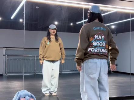 这一跪 也太帅了吧!!!#金主训 #cortis #cortis进行曲 #严成玹 #分解教学