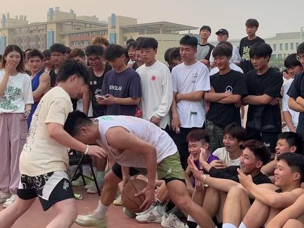 你再看一眼,我像欧文不?#校园篮球 #街球 #野球 #篮球过人 #皖留计划