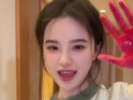 搓搓手 红+白能变出什么捏🥺👉👈 #用手搓变装打开粉嘟嘟的世界 #手搓粉彩风转场来了