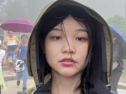 深圳梧桐山大家还是安安分分走大路,想从老虎涧溯溪上去需要结伴比较安全,其次还是带溯溪鞋,真的很滑,而且很多蚊虫蛇等动物…#深圳 #vlog #梧桐山#深圳梧桐山 #户外徒步登山