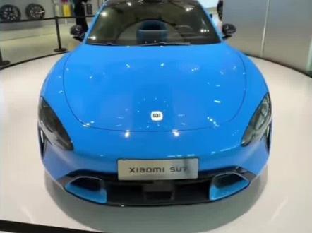 新一代小米SU7陆续进店了,首批覆盖7城30店,实拍视频来了 新一代小米SU7陆续进店了,首批覆盖7城30店,实拍视频来了,目前第一代SU7已经全部停产,累计交付38.1万台#小米汽车