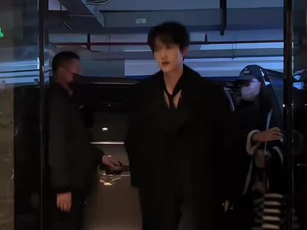 这就是长得太高的烦恼吗 #周柯宇 #身高 #视觉盲区