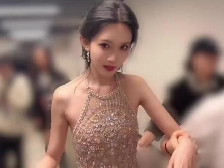 孟子义也是个大美人,摔跤能摔个神图出来#孟子义#星光大赏