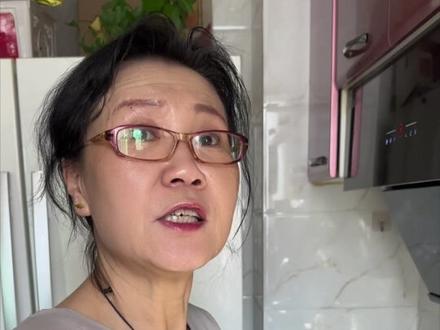 告诉婆婆一种邪修版猪皮冻的做法!#猪皮冻 #婆媳生活 #婆媳日常 #邪修