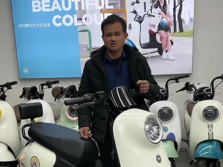 新车推荐!爱朵613!1000w电机!60-20电池!颜值爆!价位低!很适合入手!#爱玛全球超受欢迎的电动车 #同城好店推荐 #好车推荐官