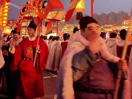 自驾河头老街必看!哪个门好停车,附带大门对应演出位置攻略。 #这个冬天被河头老街暖到了 #河头老街 #河头老街停车攻略 #唐山旅游 #春节去哪玩