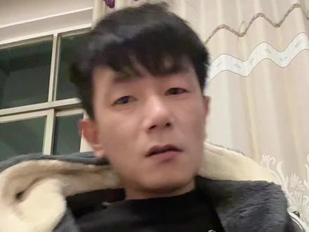 时光服雷火砍日常,其实用处不大,增加金币消耗才是根本。法师红色水元素都可以有,那么DK调零变绿色。DK宝宝变帕奇维克拿风剑,萨满火元素变大螺丝拿橙锤。恶魔术宝宝变伊利丹拿蛋刀#魔兽世界时光服 #魔兽世界时光服上线 #魔兽世界 #我比你们多一个世界 #万元激励