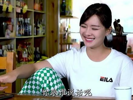 玩笑有度,出言有尺。不是什么玩笑都可以开的,你觉得没什么,但听的人却可能会和你翻脸。#人情世故#玩笑
