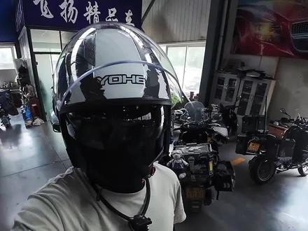 每次长途摩旅归来,请务必及时精洗车辆及装备。
长途摩旅路况复杂,如遇雨天,雨水对车辆金属结构腐蚀性大,一定要及时用清水清洗。泡沫清洗剂能有效溶解虫胶及软化泥土,镀膜剂能有效形成保护膜,隔绝空气保护车漆防止塑料件氧化发白,精细化洗车能确保车辆性能及装备使用耐久度,为6月份西藏之旅奠定良好基础。
#铃木uy125 #精细化洗车 #杠铁侠车品 #宝能镀膜剂