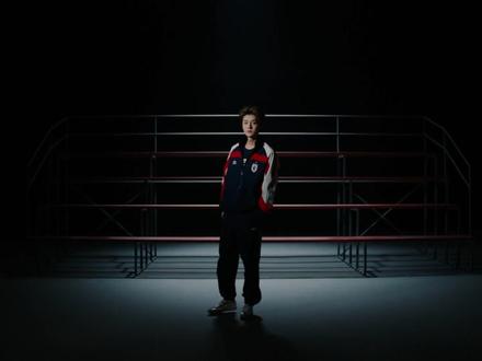 官宣|鹿晗umbro茵宝品牌代言人
红色是什么?
#鹿晗umbro茵宝品牌代言人# #正红当燃# #MADFORRED# #umbro茵宝#
是青春里的那件球衣
是绿「茵」上的那份激情
是不需要解释的狂热
正「红」当「燃」,MAD FOR RED!
与@鹿晗 一起,致敬热爱❤❤❤