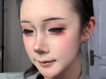 老己对不起!我没能长出高鼻梁…我只能贴了… #蛋白假鼻 #妆面记录
