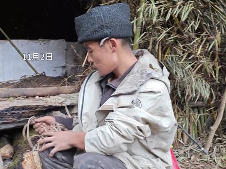 一根麻绳=N只烤鸡,跟着刀疤哥解锁荒野求生高阶技能#张家界七星山骆驼杯 #贵州文旅 #刀疤哥