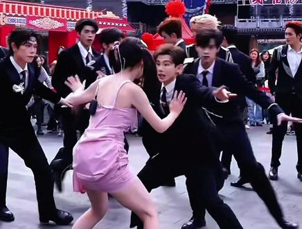 #龙浩天喊你回酉阳过年 #飒是一种格局 #PGY银河系 #银河系A #银河系001 龙浩天队长和小龙女,带银河系081和A跳,飒是一种格局。@龙浩天🐲(酉阳桃花源摆手堂直播) @龙浩天妹妹🐰 @AI瑶瑶• 银河系001|团队招优PGY @龙浩天男团·银河系A(团队招优)PGY @001-乐多°🐋 @001-一洛🦖 @001-二木🌙 @A-安心 ☀️ @A-鬼鬼👻