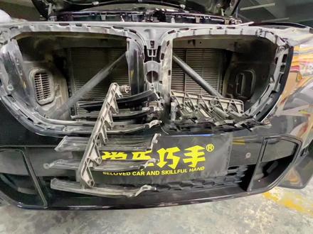 宝马x5.X6.X5L拆除主动进气格栅详细教程,无损安装X5M中网,很多车友担心拆除后进脏东西,这东西就宝马有,别品牌难道不怕进脏吗?无损拆除,无损安装。有问题可以私信#宝马x5 #宝马x6 #宝马X5l #每天一个用车知识