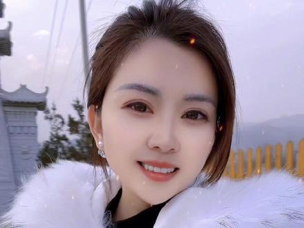 总是顾及别人,委屈自己;总是处处为别人考虑,可到头来又有谁在意过你的感受呢!心软就像一把刀,借给别人捅自己!#只有经历过的人才会懂