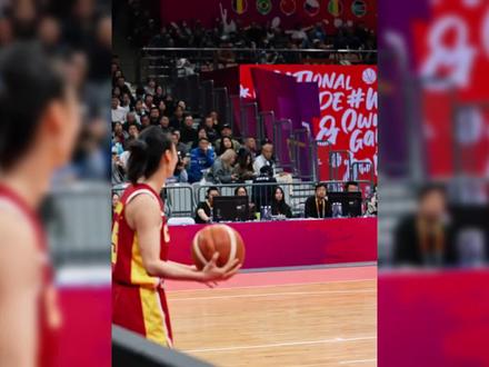 球场老六上线!王思雨偷袭式发球成经典,赛后直言不想按常规出牌 #王思雨#偷袭 #老六