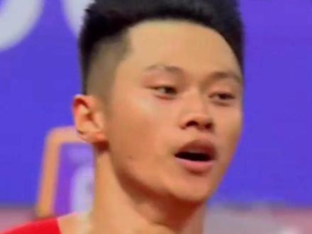 百米预赛轻松跑出10秒07,谢震业首秀状态拉满,让苏炳添直呼“断层存在”#谢震业 #百米飞人大战 #苏炳添 #田径 #杭州亚运会