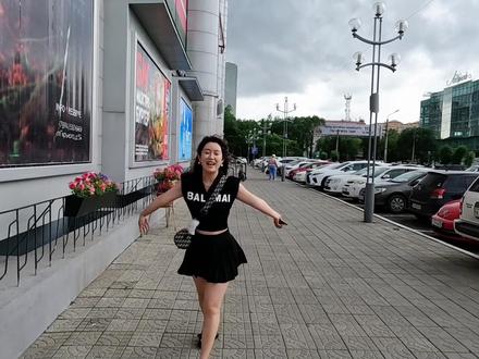 俄罗斯女友回家后已经失联了好几天,中国美女莉莉娅突然专程来看我,心情好多了! #旅行者周大侠 #旅行vlog
