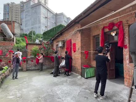 看一镜到底老戏骨现场飙戏!#阳新电影 #富川往事 #阳新电影富川往事 #电影拍摄花絮 @阳新长征传媒