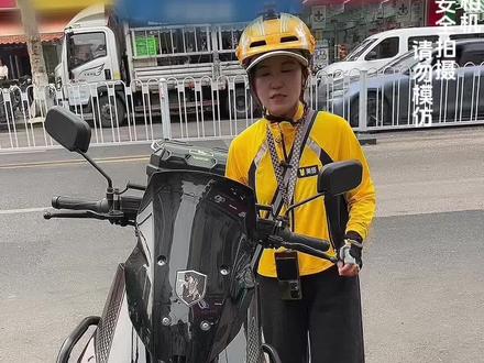 给我的座驾黑骑士M10添加新伙伴 #黑骑士M10#外卖员#外卖小哥