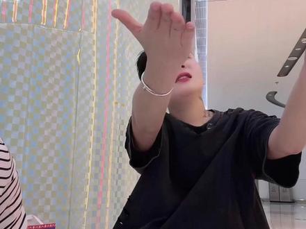 只有小儿子一叫就来了,大儿子要有吃的和美女才来!! #王小萌 #王小萌梵诗笛 #梵诗笛官方旗舰店