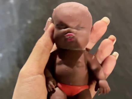 我的娜塔莎不能受到如此暴力的对待T.T #娜塔莎 #黑人捏捏 #捏捏乐