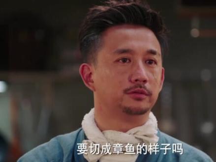 要切成章鱼的样子嘛#日常vlog #吃出仪式感 #深夜食堂 #章鱼肠 #日常做饭