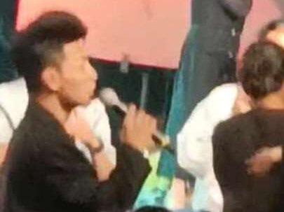 认识他吗?他就是木森团队里的实力派唱将——欢欢!🎤