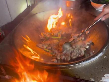 立冬以后适合打牙祭,羊肉炖萝卜,狗肉炖萝卜,必须全部要安排上#农村美食 #农村生活 #我的乡村生活 #乡村味道 #乡下柴火饭最抚凡人心