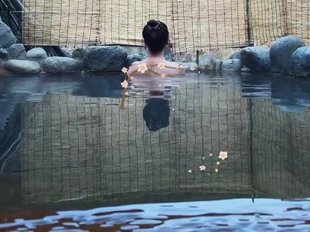 泡个温泉还被偷窥?我太难了! #日本 #日本生活 #旅行 #温泉