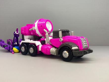 五炫X机甲之一人物,露西 #原创 #迷你特工队 #变形玩具