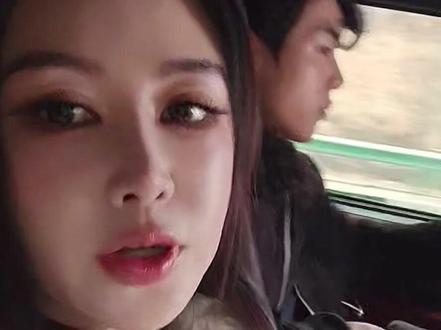 恭喜纳迪尔成为临夏本土五家企业代言人!公主和纳迪尔准备回上海,二妈和姐姐们都不舍的哭了!#盈公主和纳迪尔#盈公主#纳迪尔小姐夫