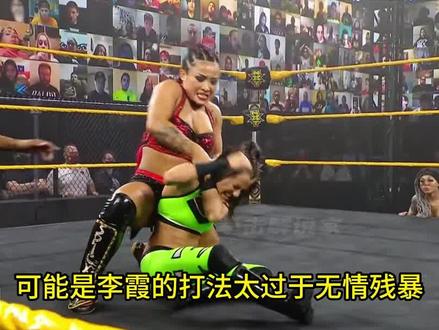 美国恶女拿拐杖搞偷袭,四川姑娘李霞痛下杀手,当场踩断一条腿!#拳击 #搏击 #散打 #拳击比赛 #格斗