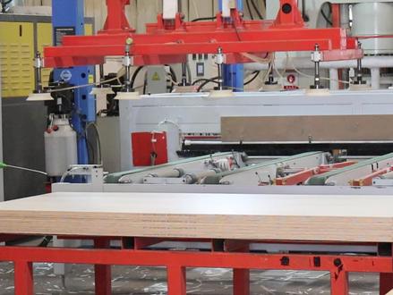 市场很乱,同行有很多,价格固然重要,但是质量和服务同样重要。丽江颗粒板,临沧颗粒板,六盘水颗粒板 #颗粒板 #颗粒板批发 #颗粒板公司