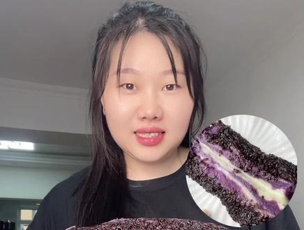 (1)血糯米蒸法:
300克血糯米,300克白糯米,720克凉水,泡4小时以上,煮1小时
蒸熟的血糯米里加75克白糖,75克炼乳或(牛奶加白糖),60克黄油(可不放)
(2)芋泥馅:熟紫薯,熟芋头,炼乳或(白糖➕牛奶)
糯米年糕:500克水磨糯米粉,60克白糖,280克凉水
紫薯汁:蒸熟的紫薯,300克凉水榨汁
(3)紫薯年糕:250克水磨糯米粉,30克白糖,适量紫薯汁(糯米粉要全部拌湿成小颗粒状)
(4)水开在撒糯米粉:
下边铺蒸替布
先撒一半白色糯米粉盖盖蒸5分钟
在撒紫色糯米粉盖盖蒸5分钟
最后撒剩余白色糯米粉
水开计时蒸20分钟
#芋泥糯米糕 #紫薯芋泥大年糕 #网红年糕 @抖音创作小助手 #抖音美食创作人