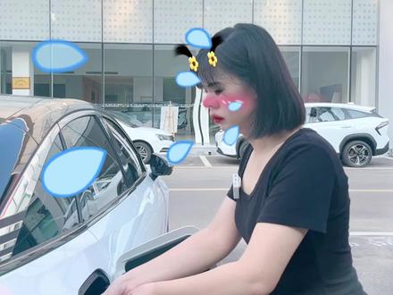 充电时候好好的,充完了充电枪拔不出来了咋整?#吉利银河L7 #银河空间站 @我们G Family #新能源汽车充电枪