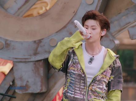 #小鬼周震南合唱夏天 盛夏来临你最想做什么? #小鬼王琳凯 #周震南 #音你而来