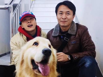 金毛甜甜寻主记三(终篇)结局没让你们失望,甜甜确认,我也确认!她还是想起了小李,带着彼此真切的回忆告别也算不留遗憾。甜甜开始了美好的新生活,小李也能继续踏实而努力的面对未来。粉丝委托给圣哥的任务完成了,他们的故事到这里就结束了,但是关于爱和善良的传递,我们一直在路上......感谢你的分享和祝福。#狗狗 #忠诚狗狗 #养犬正能量