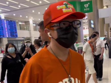 帅哥今天到韩国啦
#机场 #王一珩 #王一珩大帅哥