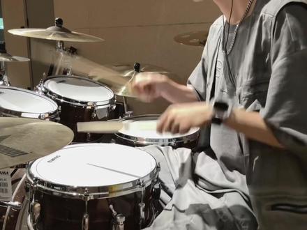 架子鼓申请出战,都说为啥没有架子鼓的版本,我来啦。兄弟们冲呀@白马 @木风口十 #乐器转场 #架子鼓转场