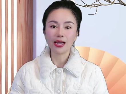 唱戏哭腔没感染力,总唱得干巴巴?记住这三步,轻松拿捏哭腔精髓!先放松面部表情“装口袋”,再模仿小孩撒娇闹人的鼻音哭感,最后用深吸气和丹田力托住崩溃哭腔。层层递进的情绪,哭腔才够真,够有戏,让你的哭腔唱到观众心坎里!赶紧练起来!