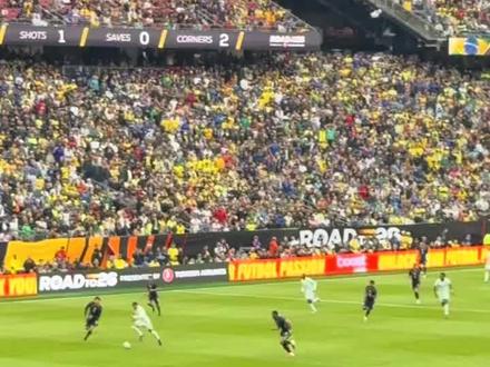 登贝莱直塞送饼
姆巴佩挑射破门,法国先斩巴西
#姆巴佩#法国VS巴西#友谊赛